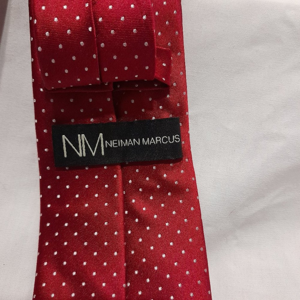 Neiman Marcus Red with White Dots 100% Silk Neck Tie Made in China WPL 13185